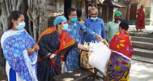 নারগিছ মাকসুদের ত্রান বিতরন