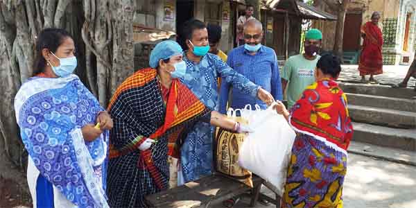 নারগিছ মাকসুদের ত্রান বিতরন